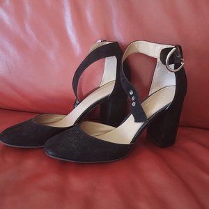 Women Inusa pump, Size 9W, black suede